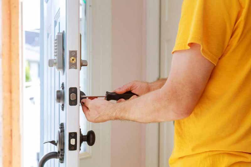 Residential locksmith